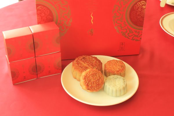 Shangri-la Hotel Jakarta Sajikan Mooncake Eksklusif