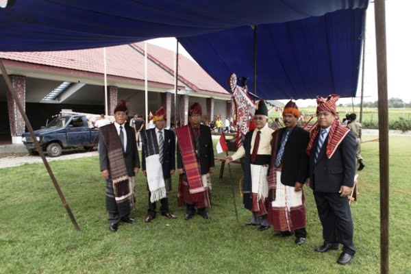 Menyongsong Festival Danau Toba 2013 dengan Mangebang Solu