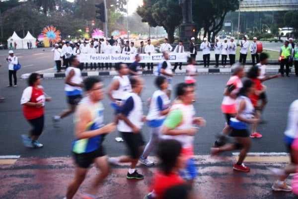 Beragam Seni Budaya Warnai Jakarta Marathon 2013