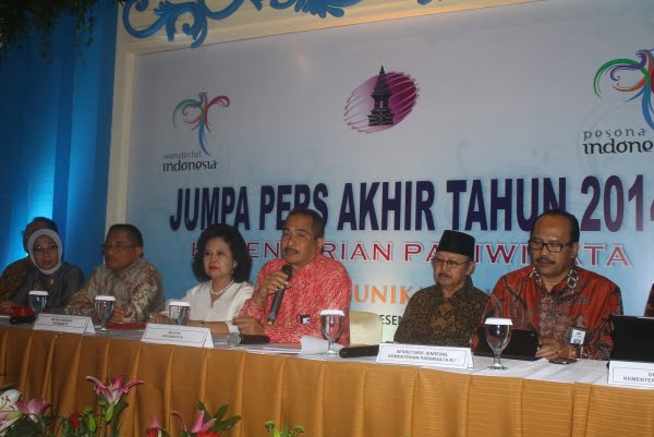 Tahun 2015 Target Wisatawan Mancanegara 10 Juta Orang