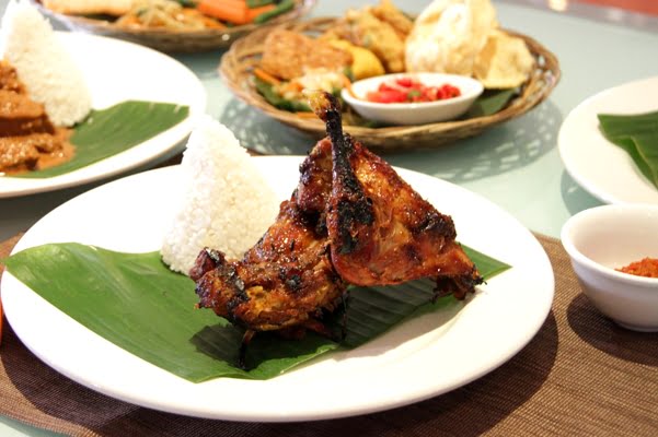 Rasakan Aneka Bebek Gurih Bumbu di The Sultan Hotel & Residence Jakarta