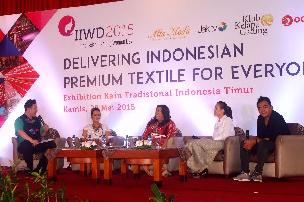 Indonesian Inspiring Women Day 2015, Angkat Pesona Kain Tradisional Indonesia Timur