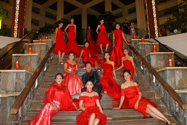 Menyambut Natal, Hotel Grand Melia Berkolaborasi dengan Widhi Budimulia