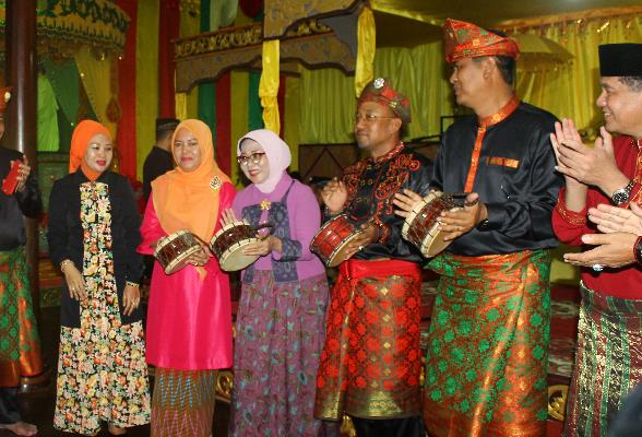 Hujan Warnai Pembukaan Festival Pulau Penyengat 2016