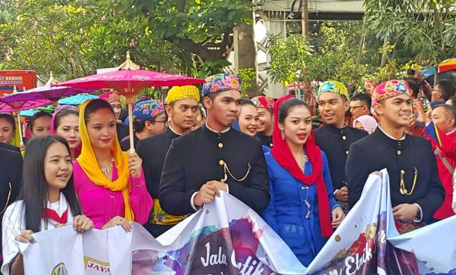 Karnaval Jalan Cantik dan Keren Rayakan Hari Kartini