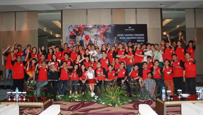 HUT Ke-2 Hotel Santika Premiere Kota Harapan Indah Usung Formula 1