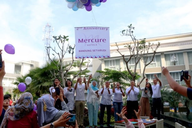 Mercure Bandung Setiabudi Rayakan Hari Jadi Kedua