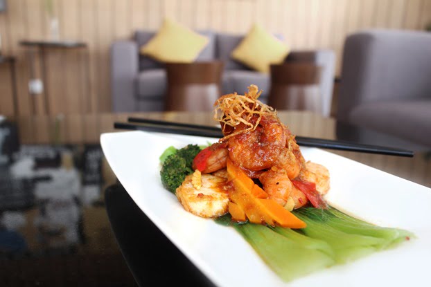 Hotel Santika Premiere ICE – BSD City Sajikan Sauté Szechuan Prawn Sauce