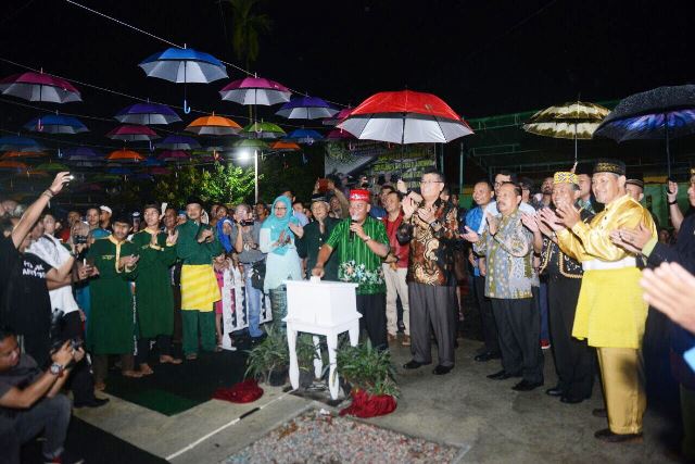 Parade Seni dan Tradisi Kota Sanggau, Tingkatkan Kunjungan Cross Border