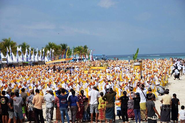 Sebanyak 1.500 Penari Sajikan Show Spektakuler di  Festival Nusa Penida