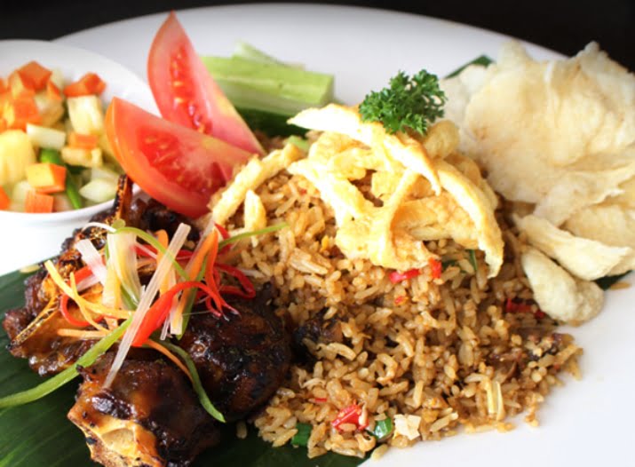 Oktober ini Hotel Santika Premiere ICE – BSD Sajikan Nasi Goreng Buntut