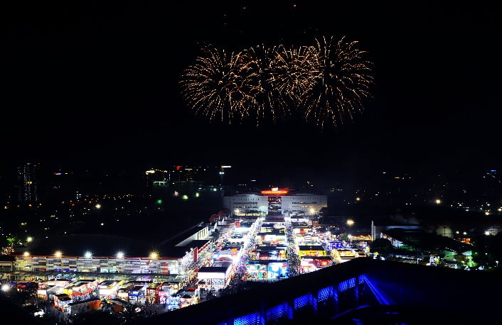 Malam Tahun Baru di Holiday Inn Express JIExpo