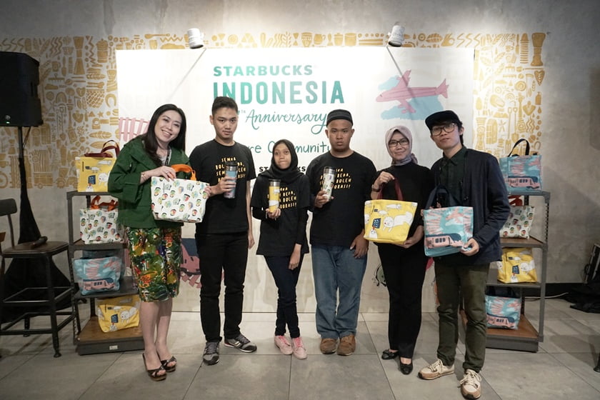 Starbucks Rayakan 17 Tahun di Indonesia Dengan Merchandise Terbarunya