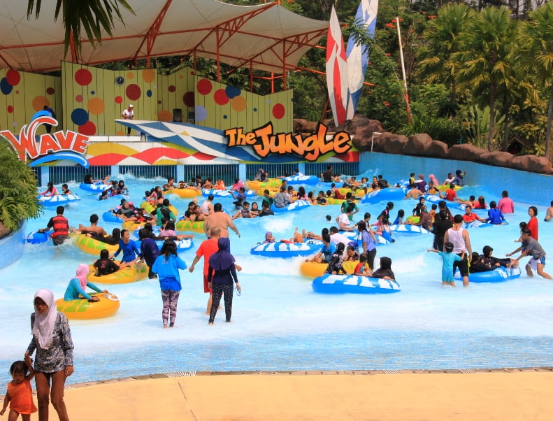Let’s Get Wet di The Jungle Waterpark