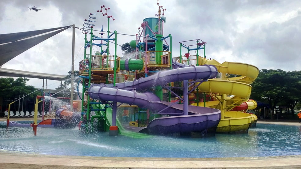 Go Wet Waterpark, Oase Di Tengah Kota Industri