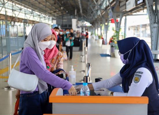 KAI Perketat Penerapan Protokol Kesehatan Cegah Penyebaran Covid-19 3 prokes2