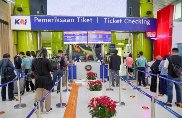 Syarat Naik Kereta Mulai 3 Januari 2022