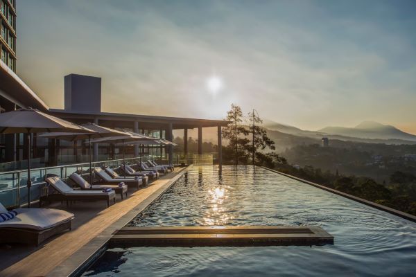 Berbagai Pilhan Kuliner Ramadan di Swiss Belresort Dago Heritage 3 SRDA Pool