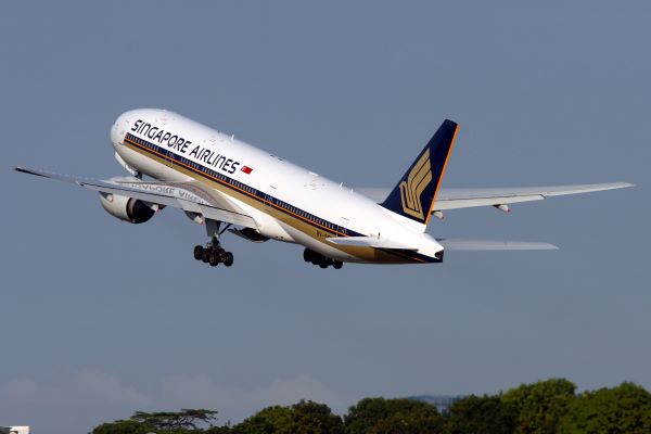 SINGAPORE AIRLINES KEMBALI TERBANG KE MEDAN