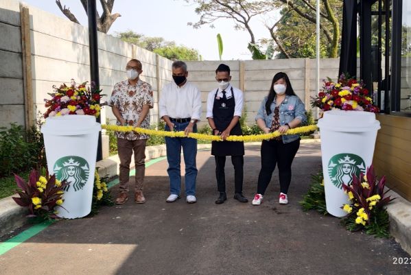 Starbucks Rayakan Kehadiran Gerai Layanan Tanpa Turun (Drive-Thru) ke-50 di Indonesia
