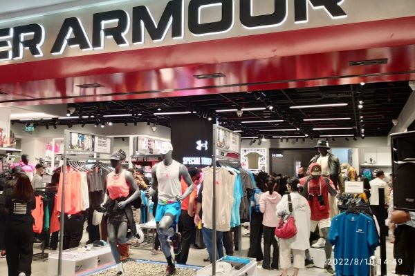 Under Armour Hadirkan Gerai Brand House City Concept di Plaza Indonesia