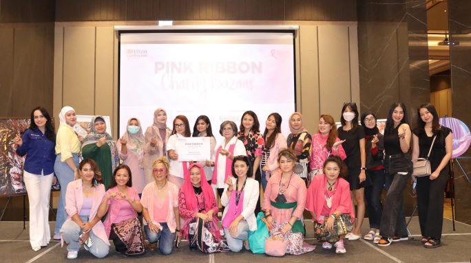 Seluruh Pihak yang Terlibat dalam Kegiatan Pink Ribbon Charity Bazaar