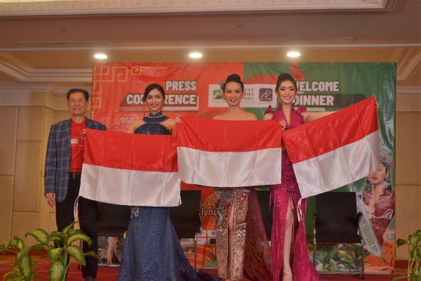 Tiga Putri EL John Indonesia Ikuti Kontes Miss Chinese World 2023 di Malaysia