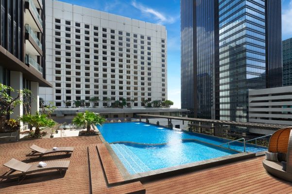 Nikmati Saturday Sunset BBQ di Infinity Swimming Pool ARTOTEL Suites Mangkuluhur – Jakarta