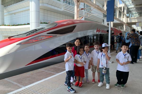 KCIC Hadirkan Layanan Khusus Pemesanan Tiket Kereta Cepat Whoosh Untuk Perjalanan Rombongan 3 rombongan2