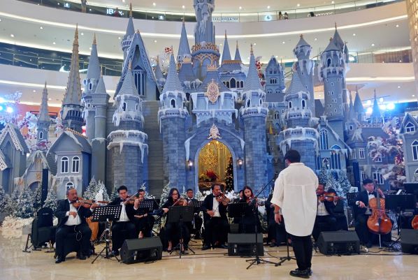 Kemeriahan Festive Season  dengan Tema Whimsical Festivy  di Senayan City