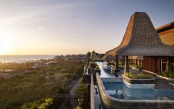Holiday Inn Resort Bali Canggu Sunset view at rooftop pool