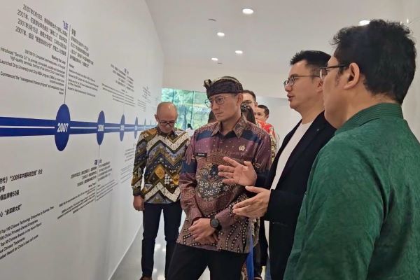Kemenparekraf Jajaki Kerja Sama Bidang Pariwisata dengan Trip.com dan Juneyao Airlines