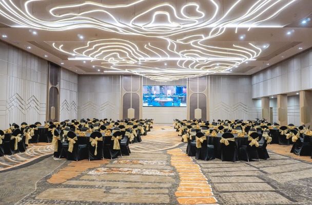Mercure Surabaya Grand Mirama Hadirkan Wajah Baru dari Grand Ballroom hingga Kamar