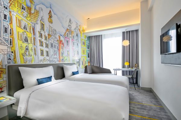 YELLO Hotel Harmoni dan Eco Touch  Ajak Tamu Peduli Lingkungan melalui  Daur Ulang Pakaian