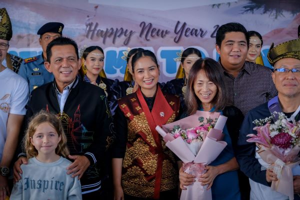Kemenpar Sambut Wisman Pertama Tahun 2025 di Kepulauan Riau, Bali dan Jakarta