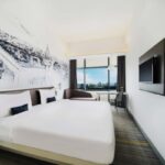 Yello Room Monas View