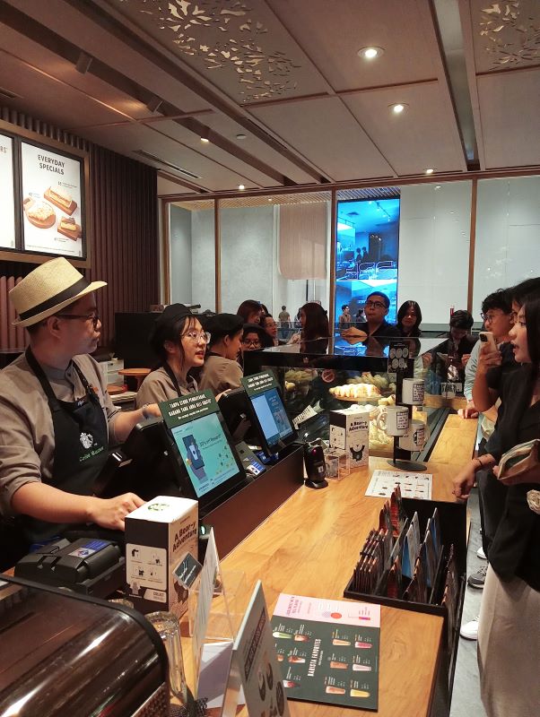 Starbucks Reserve ke-23 Hadir di Gedung Tertinggi di Asia Tenggara 4 3 1