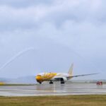 Scoot Boeing 787 Dreamliner arriving in Vienna Airport with a Water Cannon Salute Ceremony