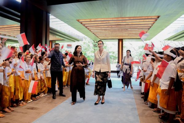 Menteri Pariwisata Widiyanti Dampingi Presiden Prabowo Resmikan KEK Sanur, Bali 3 WhatsApp Image 2025 06 26 at 20.14.56