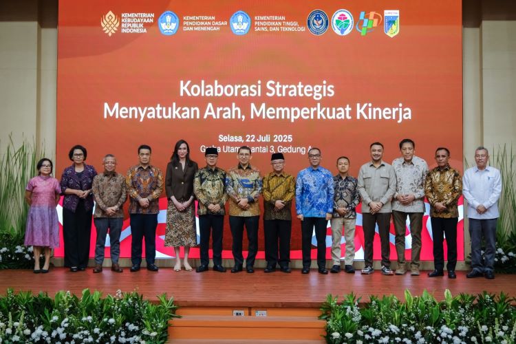 Kolaborasi Kementerian Pariwisata dan Kementerian Kebudayaan Angkat Budaya sebagai Daya Tarik Pariwisata 3 kembud1
