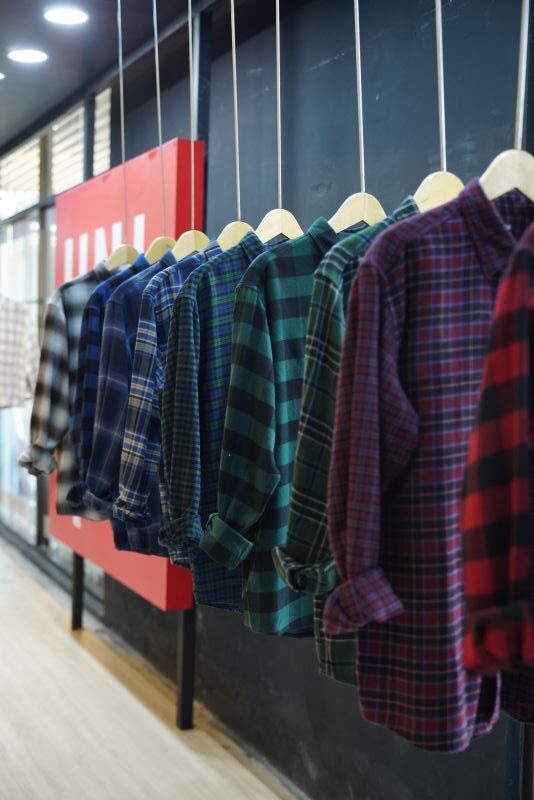 UNIQLO Hadirkan “Flannel Social Club”, Ruang Inspirasi Gaya Lintas Generasi 4 UNIQLO Flannel Social Club 3 rotated