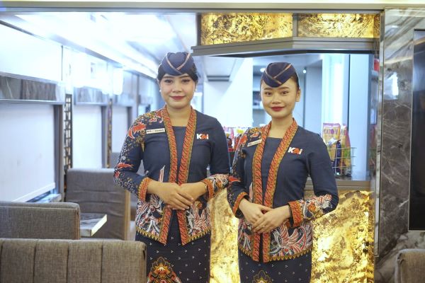 KAI Berseragam Batik Rayakan Hari Batik Nasional 2025
