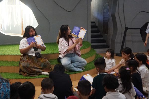 Kin Space, Instalasi Interaktif Untuk Anak Kenali Masa Depan Indonesia 4 Doc KiNteractive Canvas of Future credit KiN 2