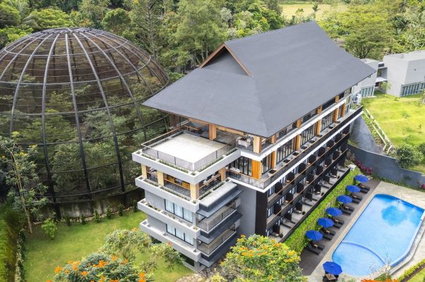 Facade Mercure Cibadak Sukabumi Resort