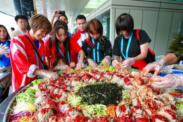 Kolaborasi Korea Tourism Organization dan Buttonscarves, Promosikan Wisata Ramah Muslim di Korea 3 Gangwon Makguksu