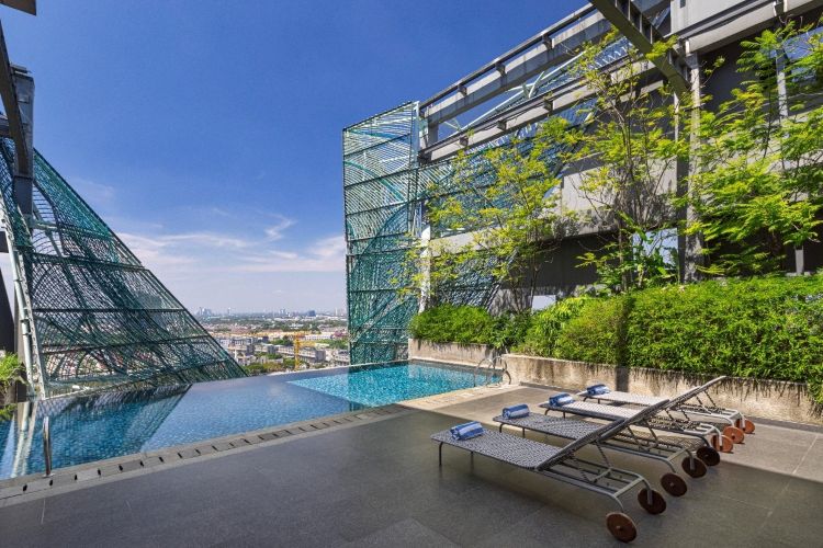 VIVERE HOTEL-ARTOTEL CURATED HADIRKAN PROMO SAMBUT LIBUR SEKOLAH 3 Swimming pool 1