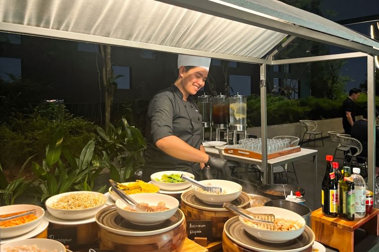 NIKMATI ALL YOU CAN EAT DI VIVERE HOTEL  ARTOTEL CURATED SEPANJANG HARI