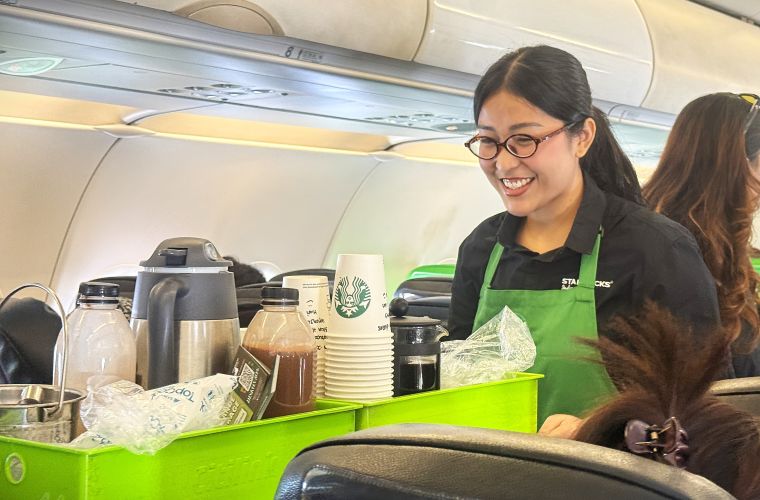 Starbucks Rayakan Bulan Kopi Internasional 2026, Gelar Kompetisi Latte Art dan Sajikan Kopi di Kabin Pesawat